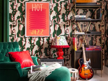 How to choose the perfect wallpaper (for you, not just for your sitting room)