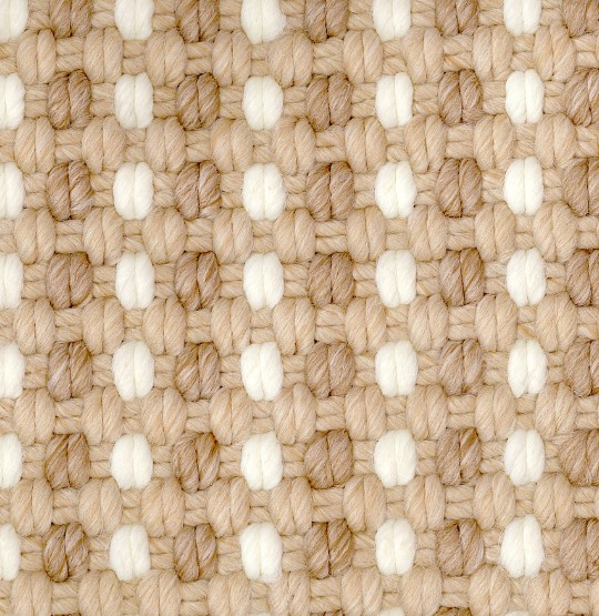 detalle de alfombra outdoor en 3 tonalidades